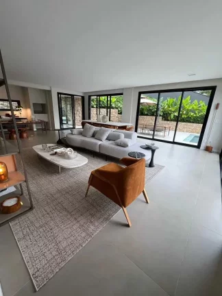 Imagem Casa triplex com 3 suítes sendo 1 suíte master - América | Joinville/SC