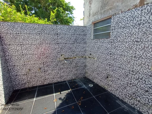 Imagem No Centro De Peruíbe Loja com Mezanino Disponível Para Locação. Oportunidade!!!
