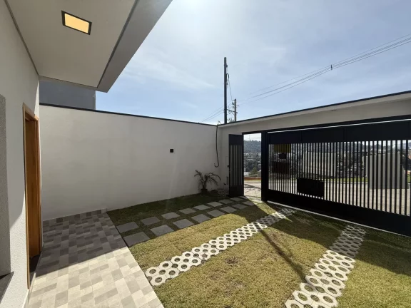 Imagem Casa Moderna com Piscina em Condomínio  Pronta para Morar!