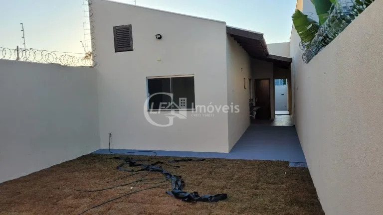 Imagem Casa à venda em Campo Grande-MS, Jardim Colúmbia: 2 quartos, 2 salas, 1 banheiro, 2 vagas de garagem!