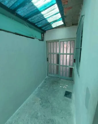 Imagem Imperdível casa para venda em Sorocaba-SP, bairro Jardim Santo André! 2 quartos, 1 sala, 1 banheiro, 2 vagas de garagem, 70m².