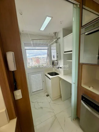 Imagem Este apartamento no condomínio Alto da Abolição, localizado no bairro Ponte Preta, oferece 77m² ...