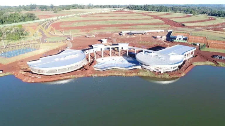 Imagem Exclusiva Residência de Luxo em Condomínio Privativo: Viva o Sonho em Foz do Iguaçu