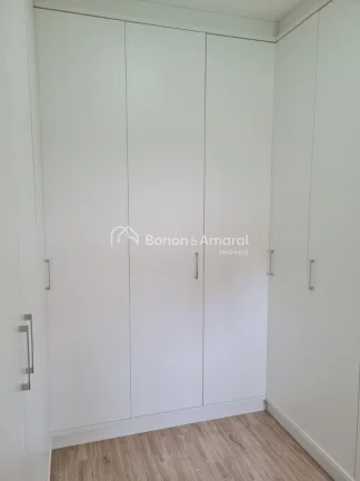 Imagem Lindo apartamento, completo e rico em armários. O imóvel possui 3 quartos, 1 suíte, living para 2...