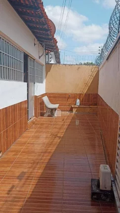 Imagem Casa de 3 dormitórios à venda por R$ 300.000,00 - Dirceu Arcoverde - Teresina/PI