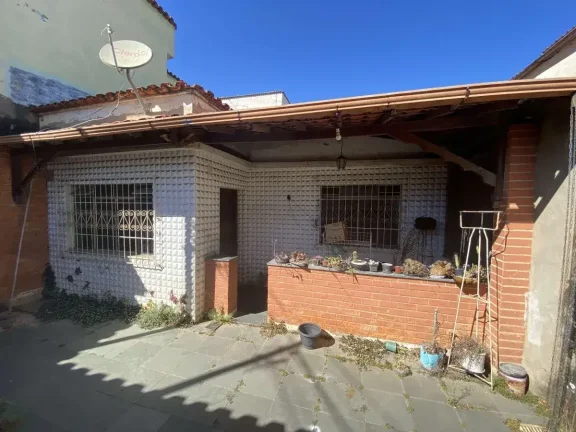 Imagem Oportunidade para Investidores – Terreno com Excelente Potencial no Bairro Monsenhor Mário Quintão!