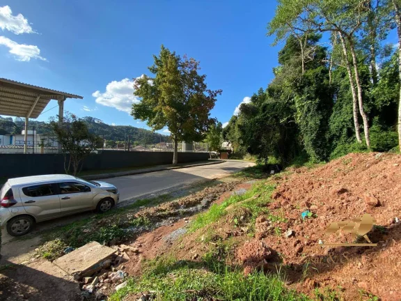 Imagem Ótimo terreno a venda em área mista em Campos do Jordão-SP