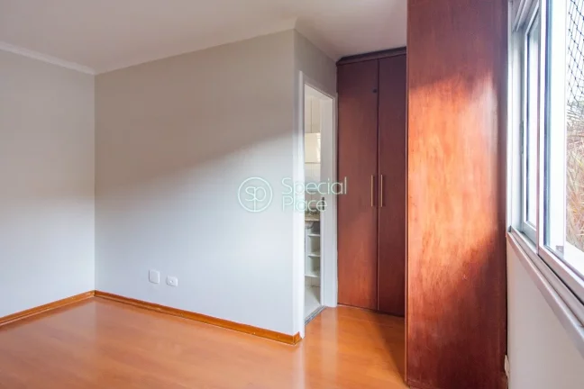 Imagem Ótimo apartamento com 78m², 3 dormitórios, sendo uma suíte, living com varanda, sala de jantar, ...