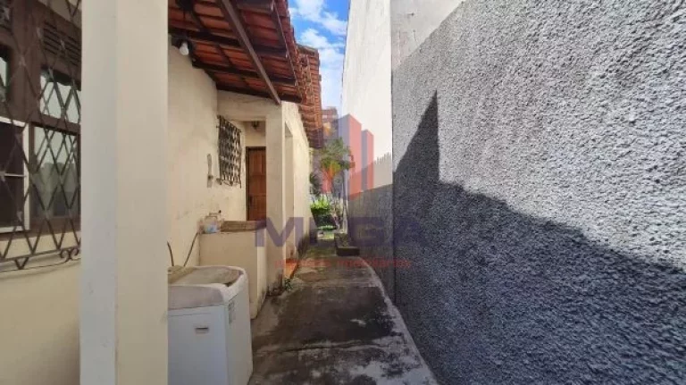 Imagem Excelente casa na região central de vila velha. Próxima a todo tipo de comercio. Situada em rua tra