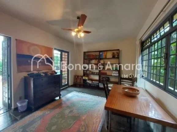 Imagem Casa com 4 Quartos e 3 banheiros à Venda, 481 m