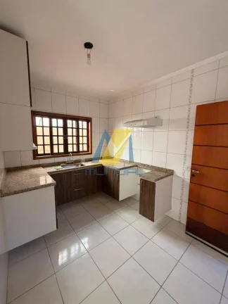 Imagem Casa com 2 dormitórios, quintal e energia sustentável à venda