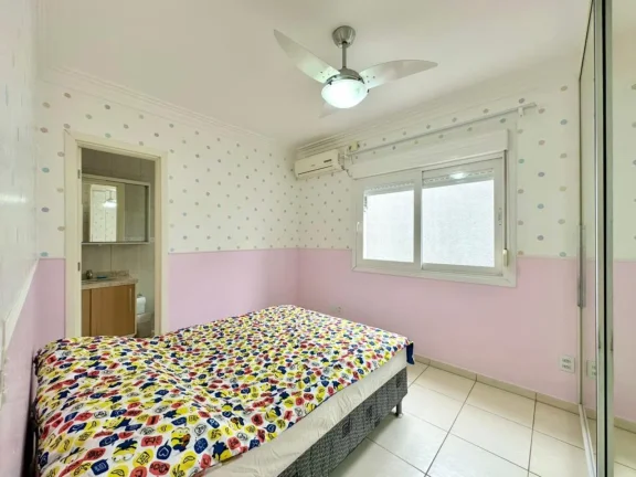Imagem Casa 4 Dormitórios - Bairro --
