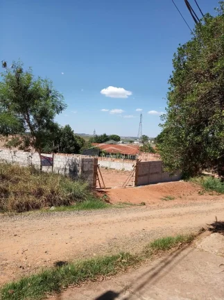 Imagem Terreno a Venda no Bairro Parque dos Pomares, Área de 515,63 m², 15 Metros de Frente.

Topografia ...