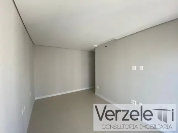 Imagem Apartamento 4 ou + dormitórios para Venda em Balneário Camboriú / SC no bairro Pioneiros