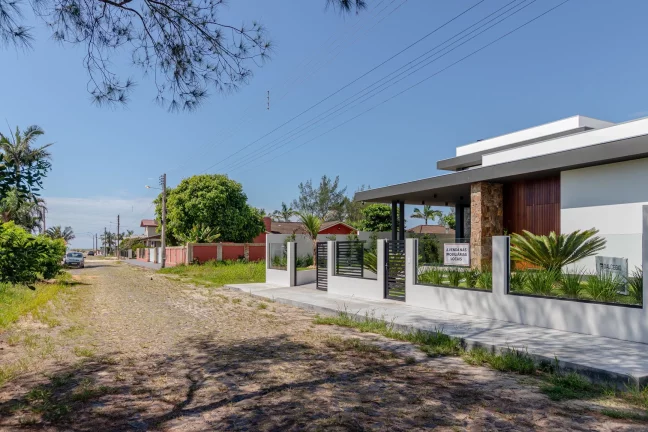 Imagem Casa à venda em Passo de Torres, Centro, com 4 quartos, 274,05m²