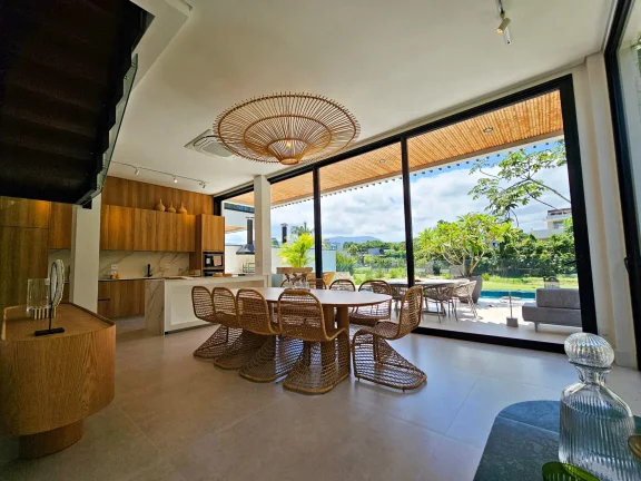 Imagem Residência de luxo no Riviera de São Lourenço Módulo 12: 5 suítes, 3 salas, 8 vagas. Condomínio 5 estrelas com certificação sustentável.