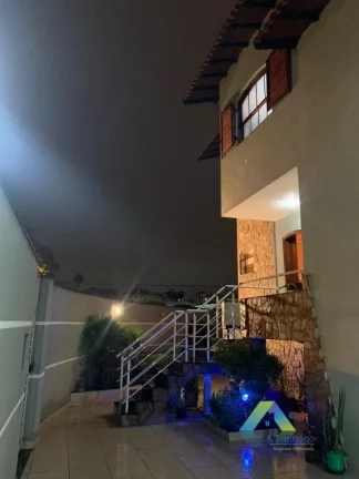 Imagem Sobrado alto Padrão, 5 suites,5 vagas de garagem área gourmet excelente localização.
