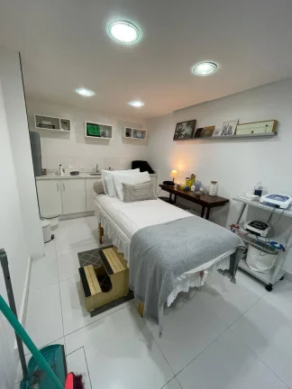 Imagem Casa Comercial Itaim Bibi - 200M², 8 Salas, 5 Banheiros
