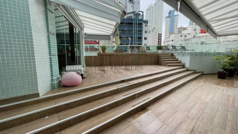 Imagem Apartamento diferenciado com 4 suítes, piscina e quadra esportiva no Av. Brasil