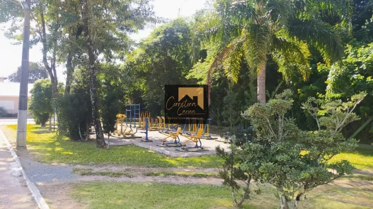 Imagem Terreno plano de 300 m² em condomínio fechado! Localizado na Praia de Fora a 600 metros da Praia! ...