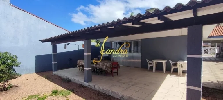 Imagem Casa no centro de Xangri-lá com 04 dormitórios