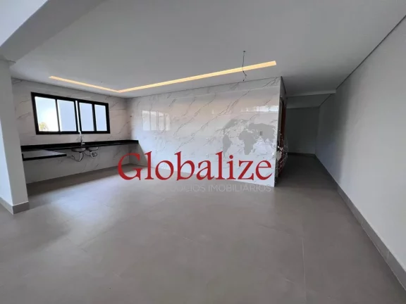 Imagem CASA À VENDA COM 3 DORMITÓRIOS, 3 SUÍTES E 2 VAGAS DE GARAGEM NO BAIRRO DA VILA BELMIRO EM SANTOS POR R$ 2.300.000,00.