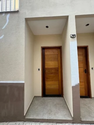 Imagem Sobrado com 2 dormitórios à venda, 90 m² por R$ 330.000,00 - Caxangá - Suzano/SP