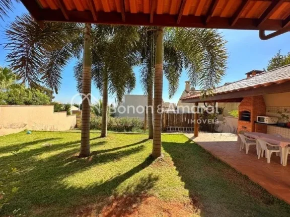 Imagem Ótima casa à venda, espaçosa com 274 m² de área construída. A residência possui ampla sala pa...