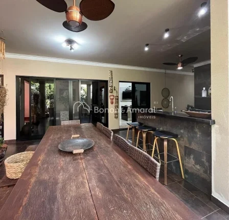 Imagem Casa térrea com 3 quartos (todos suítes, sendo a máster com closet), em terreno de 750 m² e 374 ...