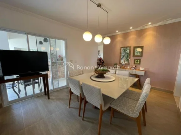 Imagem Linda casa assobrada à venda no Swiss Park em Campinas - SP.

Sobrado à venda em condomínio com S...