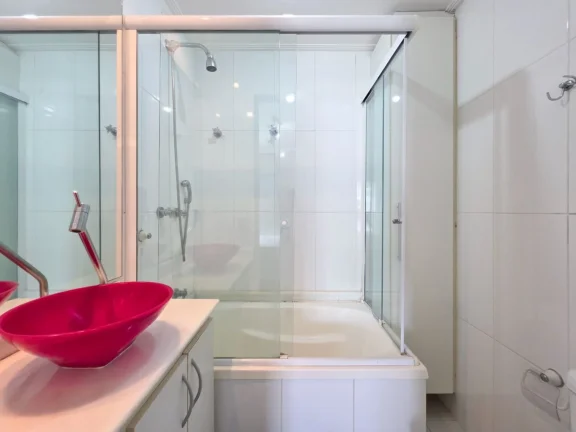 Imagem Apartamento à Venda na Riviera de São Lourenço Módulo 08: 3 Quartos, 1 Suíte, 2 Salas, 2 Vagas de Garagem, 105m² de Área.