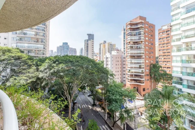 Imagem Rua Araguari com 3 Suítes - 4 Vagas - 243m²