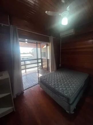 Imagem Casa com 3 dormitórios sendo 1 suíte e 2 vagas de garagem em Penha/SC