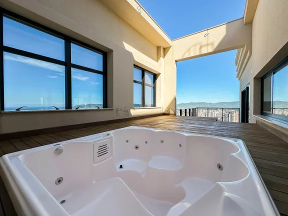 Imagem Cobertura com 5 dormitórios à venda sendo 4 suítes, 460.56 m² por - R$ 12.500.000,00 - Castelo Branco - Itapema/SC