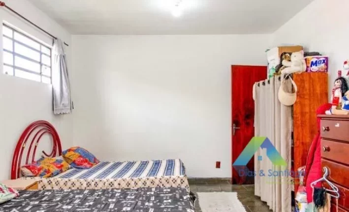 Imagem SANTO ANDRÉ Sobrado 250M², 3 dormitórios, 6 vagas, 2 salão na frente para fins comerciais, ótima localização e valor !!!