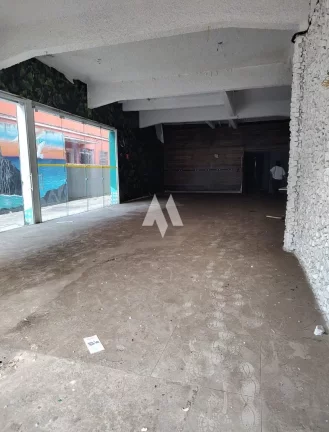Imagem Loja comercial, excelente localização, amplo espaço com área total de 550,00m² para locação