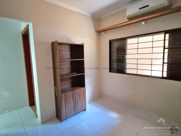 Imagem Casa térrea com 3 suítes, incluindo 1 master no Jardim Jockey Club