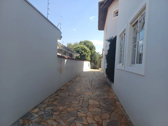 Imagem Sobrado para venda em Jardim Barão com 4 quartos, sendo 4 suítes, 327m2