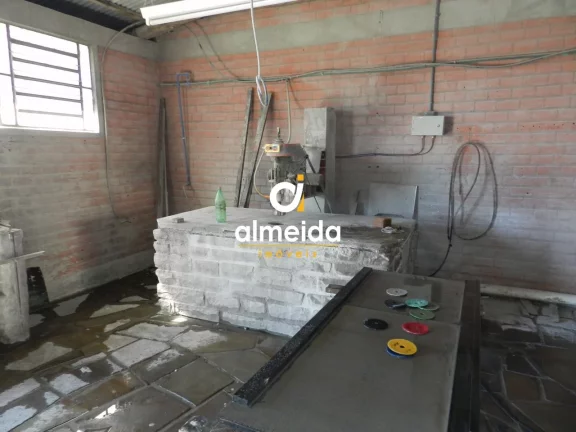 Imagem Empresa a venda com terreno de 30 x 106 de frente para Faixa Velha