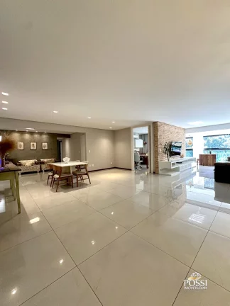 Imagem Ed. GREEN TOWER - Apartamento amplo com 4 Quartos (2 Suítes) à venda na Praia da Costa. Área de lazer completa com quadra.