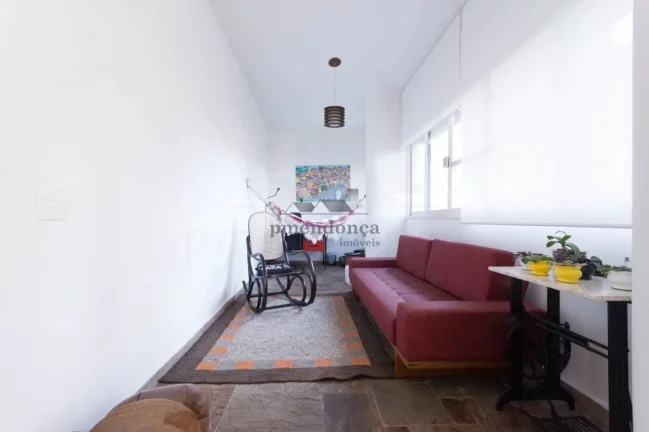 Imagem Apartamento em andar alto a venda em Higienópolis, com muita claridade, ventilação natural e uma ...