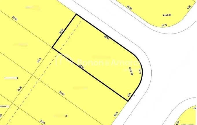 Imagem Situado em um loteamento fechado, este terreno de esquina com 538 m² é uma oportunidade imperdíve...