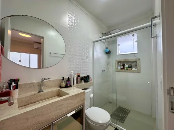 Imagem Apartamento com 2 dormitórios sendo 1 suíte e 1 vaga em Gravatá Navegantes/SC