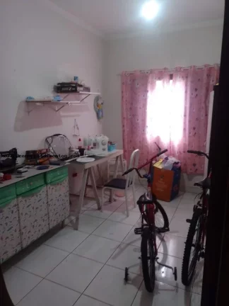 Imagem Casa para Venda em Limeira, Jardim Santa Adélia, 3 dormitórios, 1 suíte, 2 banheiros, 5 vagas
