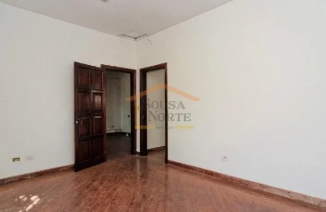 Imagem Casa Comercial, Imóvel com aproximadamente 500 m², ideal para uso comercial ou residencial, com 5 ...