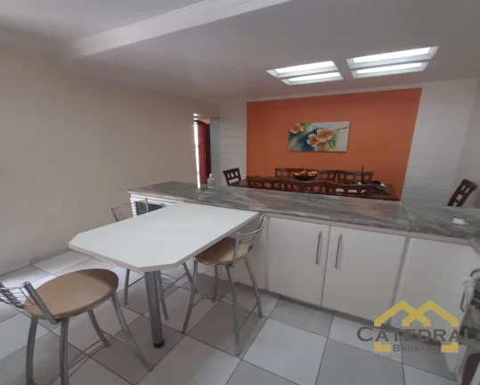 Imagem Sobrado de três dormitórios e amplo quintal na Vila Esperança em Jundiaí