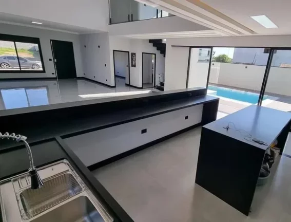 Imagem Oportunidade Sobrado 4 Suites - Monte Carlo