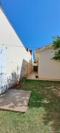 Imagem Casa à Venda no Jardim Céu Azul em Patos de Minas – 3 Quartos, Suíte, Área Gourmet e Escritório por R$ 750 mil