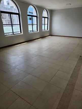 Imagem Apartamento reformado sendo 334 m² 4 dormitórios, 2 suítes , 3 vagas - Boqueirão