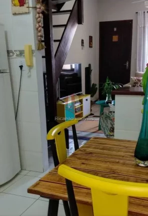 Imagem Casa duplex em condomínio à venda em Cabo Frio